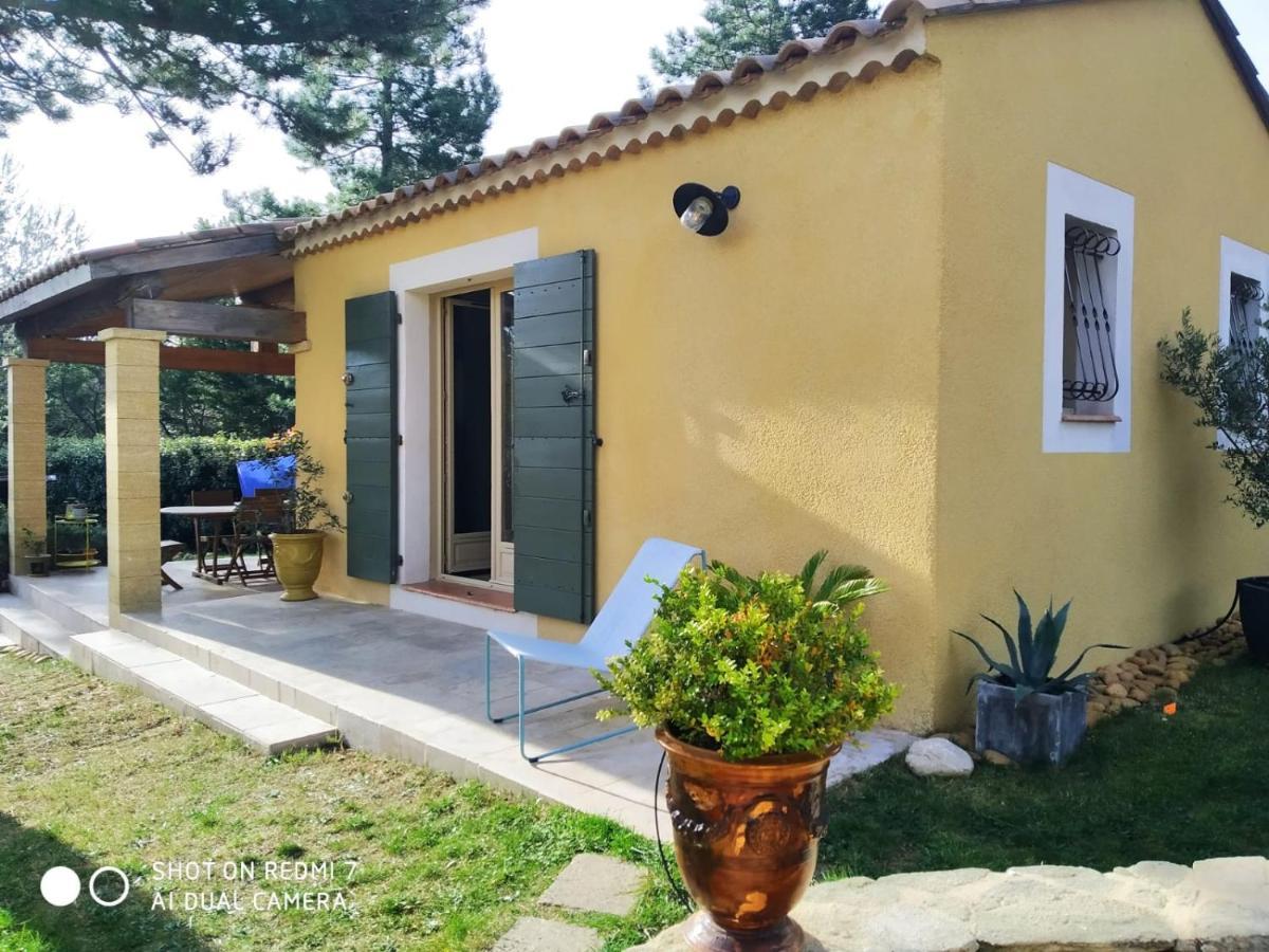 Proche Uzes Petit Gite Avec Grande Cuisine D'Ete Et Piscine Saint-Siffret Kültér fotó