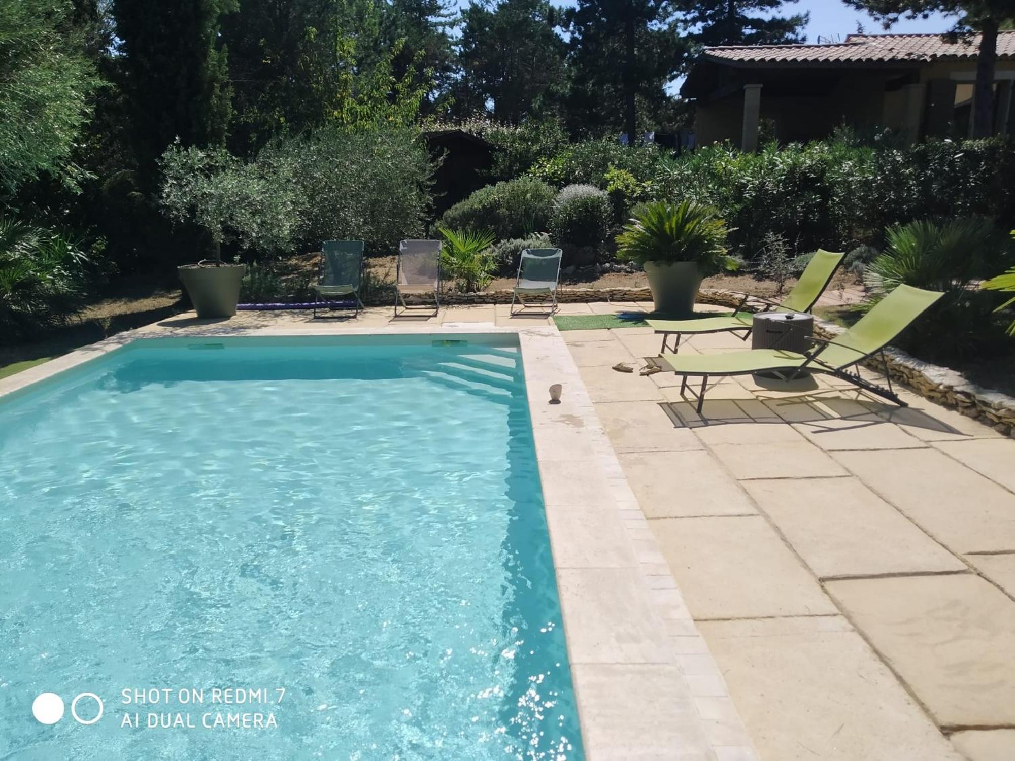 Proche Uzes Petit Gite Avec Grande Cuisine D'Ete Et Piscine Saint-Siffret Kültér fotó