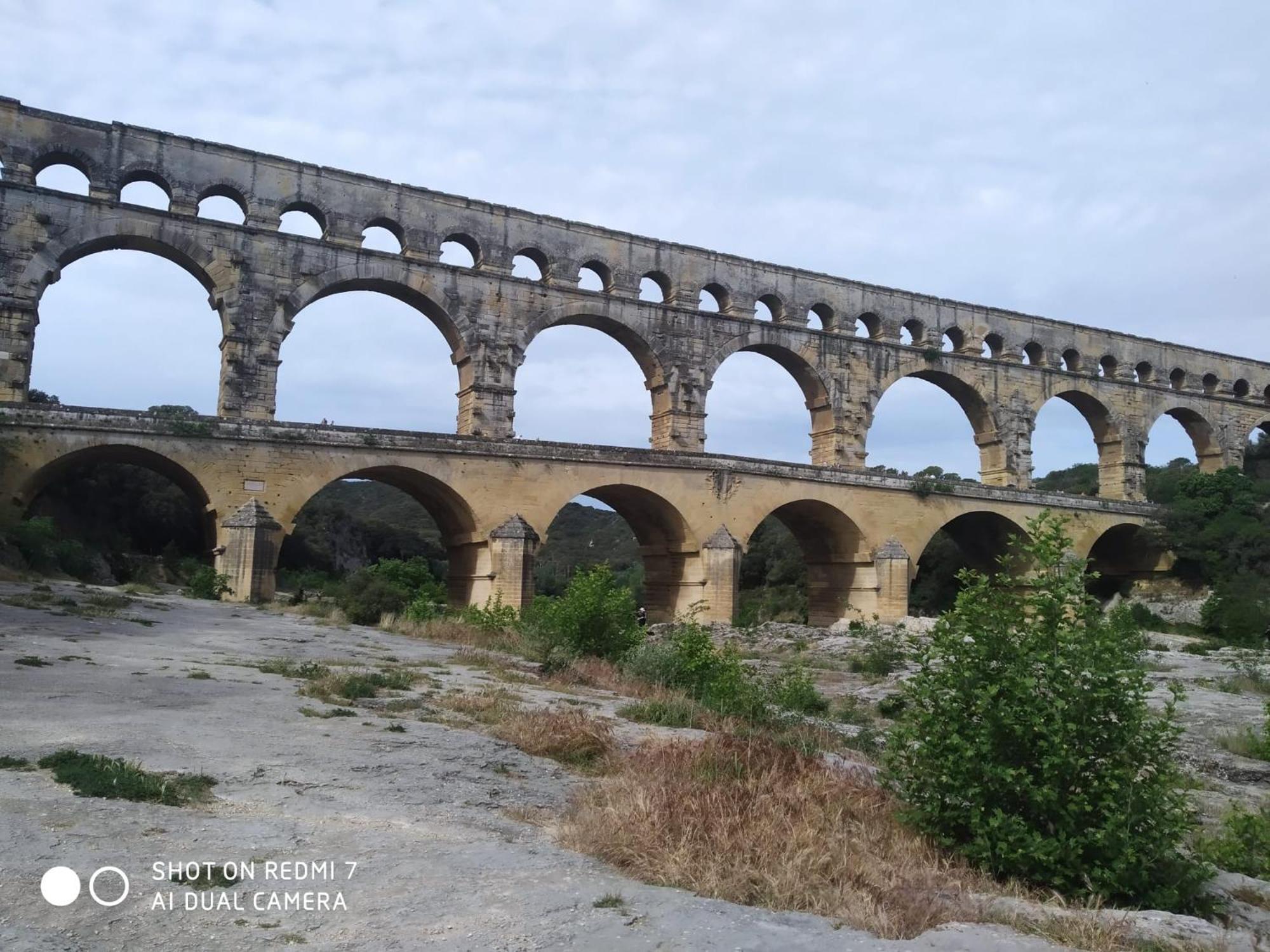 Proche Uzes Petit Gite Avec Grande Cuisine D'Ete Et Piscine Saint-Siffret Kültér fotó